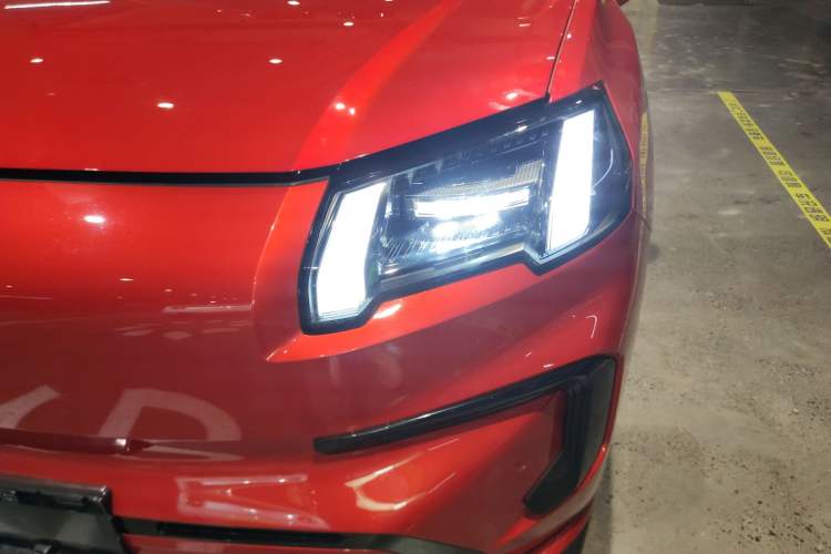 Used AION V 2024 Aion Tyrannosaurus 650 Smart Luxury Edition