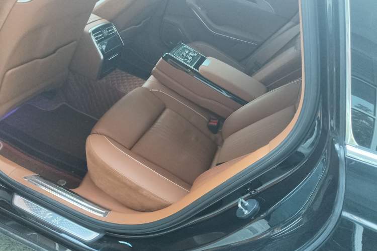 Used Hongqi H9 2020 2.0T Smart Connect Flagship Edition Left Rear Seat