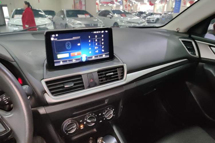 Used Mazda 3 Axela 2017 Sedan 1.5L Automatic Comfort Model Emission Standard China V