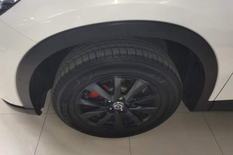 Used Mazda CX-5 2015 2.0L Manual Two-Wheel Drive Comfort Version Exterior 4