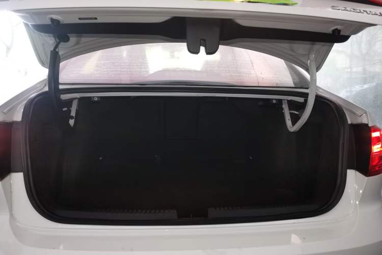 Used Volkswagen Sagitar 2018 1.6L Automatic Comfort Model Trunk