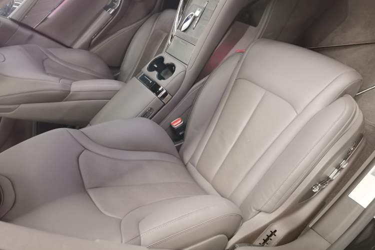 Used Denza Z9 2024 1100 km All-Wheel-Drive Ultra Version Right Front Seat