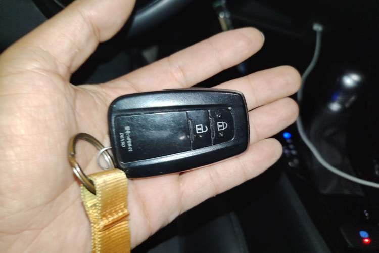 Used Toyota C-HR 2018 2.0L Flagship Sunroof Version China VI Standard