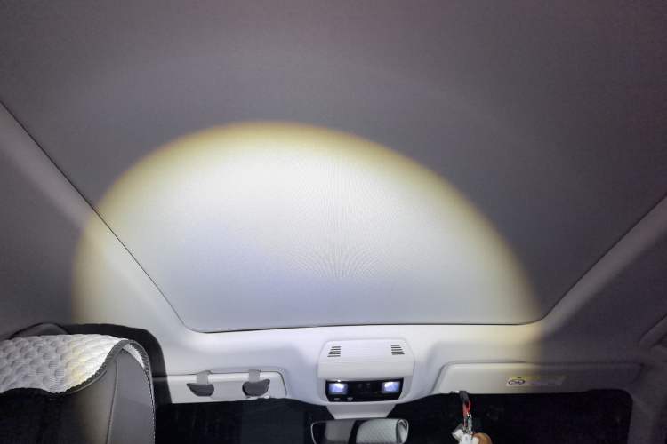 Used Volkswagen Tavendor 2024 380TSI All-Wheel Drive R-Line Cruise Edition