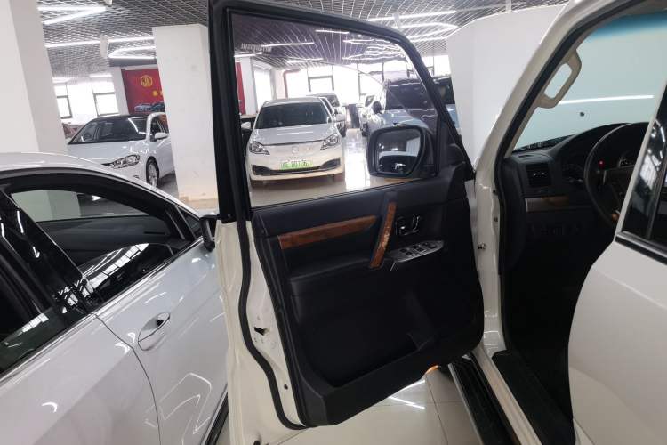 Used Mitsubishi Pajero 2019 3.0L Automatic Luxury Edition
