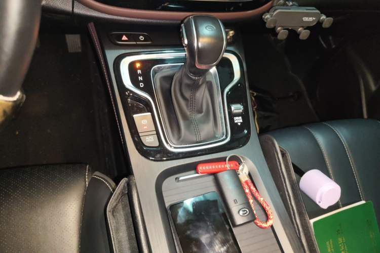 Used GAC Trumpchi M6 2021 PRO 270T DCT Luxury Edition Gear Lever