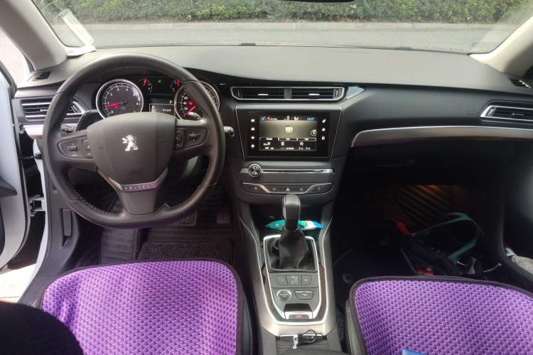 Used Peugeot 408 2014 1.6T Automatic Supreme Edition Audio And AC Panel