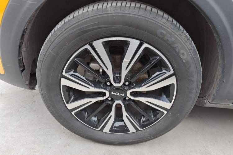 Used Kia kx1 Stonic 2021 1.4L CVT Sunroof Model
