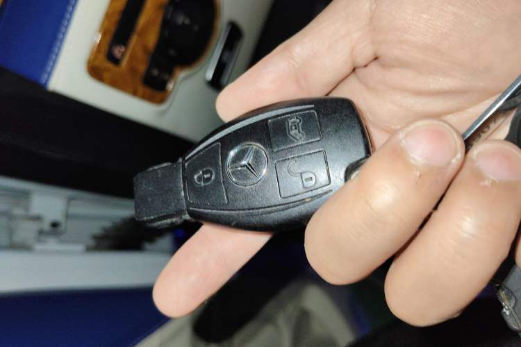 Used Mercedes-Benz Vito 2021 2.0T Business Version 7 Seats Vehicle Key