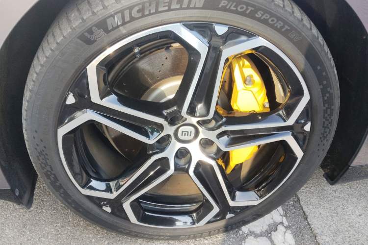 Used Xiaomi Auto SU7 2024 Four-Wheel Drive Ultra-Long Range Advanced Intelligent Driving Max Edition
