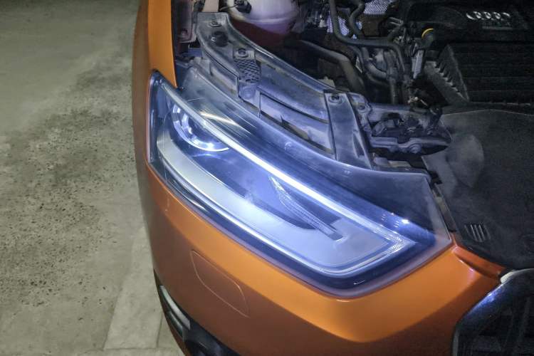 Used Audi Q3 2015 30 TFSI Comfort Model Right Front Headlight