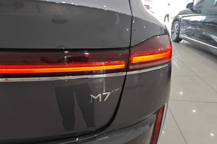 Used Roewe M7 DMH 2025 Model 160km Comfort Version Exterior 3