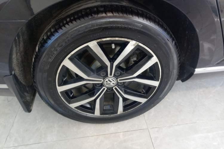 Used Volkswagen Magotan 2020 330TSI DSG Leading Model Exterior 5