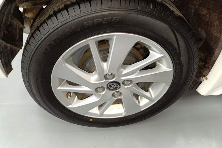 Used Toyota YARiS L Zhi Xuan 2016 Revised Version 1.5G CVT with Dynamic Sunroof
