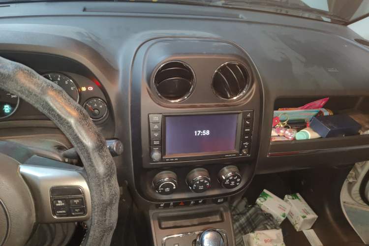 Used Jeep Compass 2013 2.4L Four-wheel Drive Black Edition with Navigation
