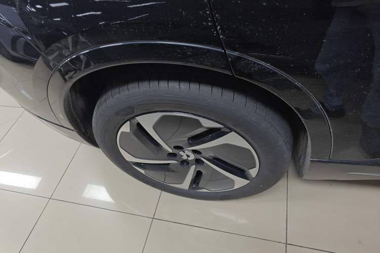 Used Nio ES6 2025 75 kWh Right Rear Wheel Hub