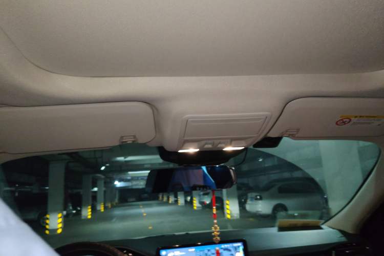 Used Ford Escape 2020 EcoBoost 245 Four-Wheel Drive Luxury Edition Headliner