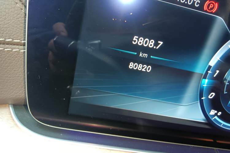 Used Mercedes-Benz E-Class 2018 Facelift E 300 L Luxury Edition