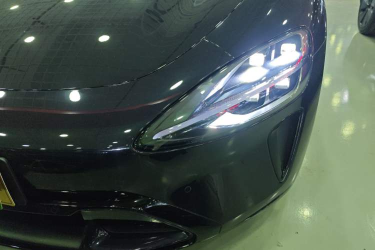 Used Xiaomi Auto SU7 2024 Four-Wheel Drive Ultra-Long Range Advanced Intelligent Driving Max Edition