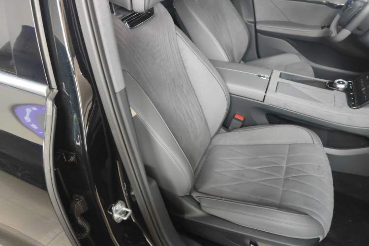 Used VOYAH PASSION 2023 Four-Wheel Drive Standard Edition Right Front Seat