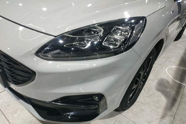 Used Ford Escape 2024 EcoBoost 245 Four-Wheel Drive ST-Line Pro Trim