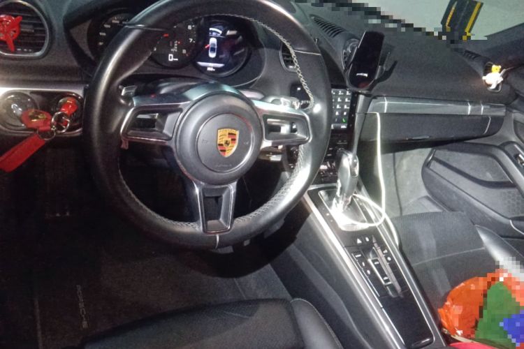 Used Porsche 718 2018 Boxster 2.0T Center Console