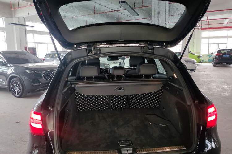 Used Mercedes-Benz GLC 2017 GLC 260 4MATIC Luxury Model