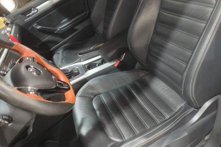 Used Volkswagen Lamando 2015 330TSI DSG Luxury Edition
