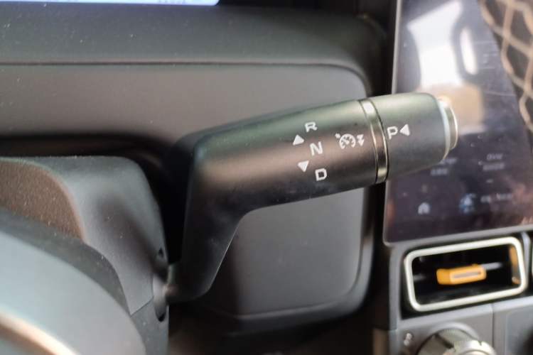 Used iCAR V23 2025 401 Two-Wheel Drive Advanced Edition Gear Lever