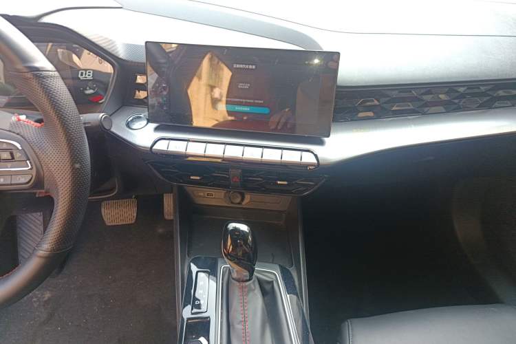 Used MG 5 2021 Revised Version 180 DVVT CVT Youth Luxury Edition Audio And AC Panel