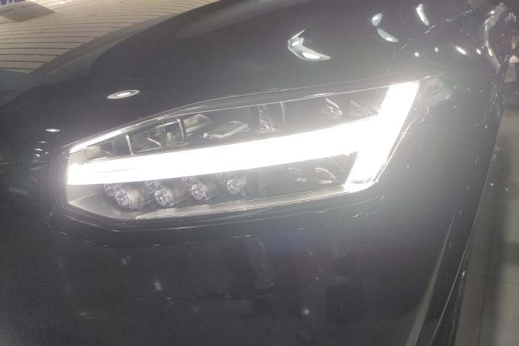 Used Volvo XC90 2021 B5 SmartDrive Luxury Edition 5-seater
