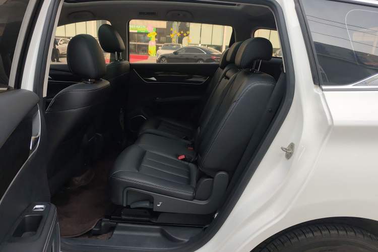 Used BYD Song MAX 2017 1.5T Automatic Smart Connect Prestige 7-Seater Left Rear Seat