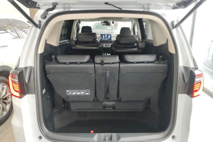 Used Honda Elysion 2024 2.0L eHEV Luxury Edition
