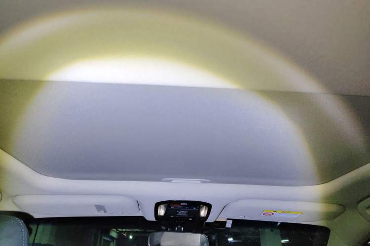 Used Toyota Harrier 2023 2.0L CVT Two-Wheel Drive Entry Version
