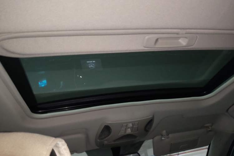 Used GAC Trumpchi GS5 Super 2016 2.0L Automatic Two-Wheel Drive Anniversary Edition Headliner