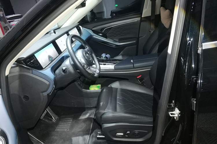 Used VOYAH FREE 2021 Four-Wheel Drive Standard Range-Extended Exclusive Luxury Package Left Front Seat