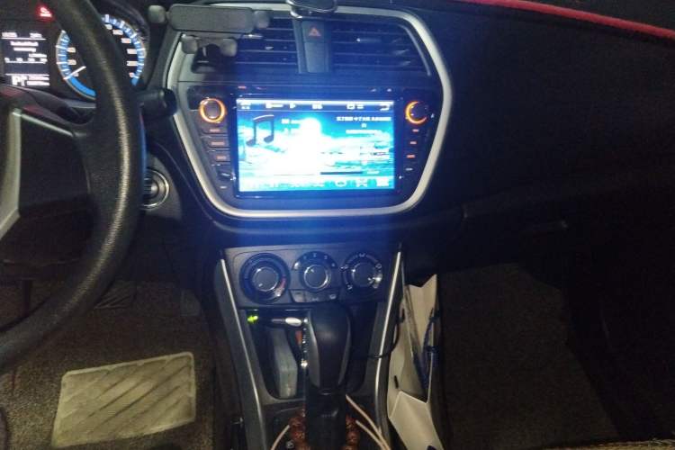 Used Suzuki S-Cross 2014 1.6L CVT Two-Wheel Drive Entry Model
