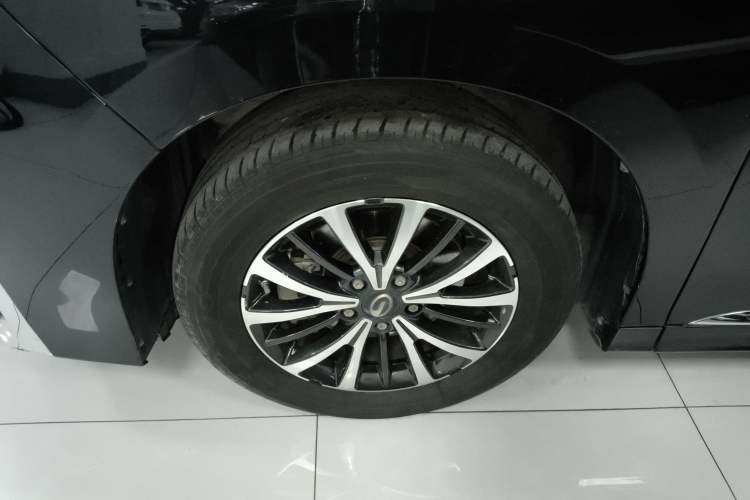 Used GAC Trumpchi M8 2023 Lingxiu Series 390T Luxury Edition Exterior 4