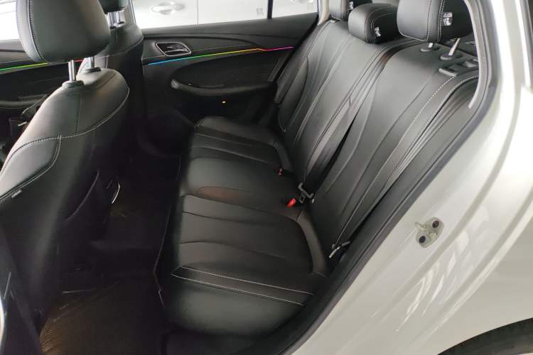 Used Roewe i5 2020 1.5L Automatic 4G Connect Luxury Flagship Edition
