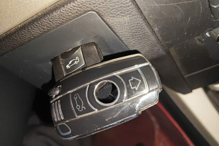 Used BMW 3 Series 2010 320i Luxury Model Vehicle Key