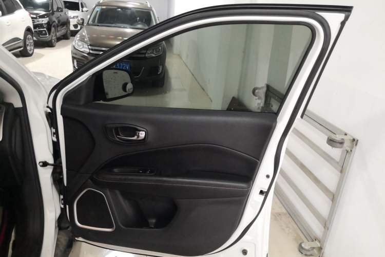 Used Jeep Compass 2017 200T Automatic Family Edition