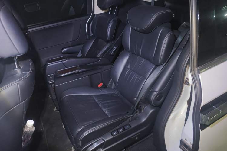 Used Honda Elysion 2016 2.4L Supreme Edition
