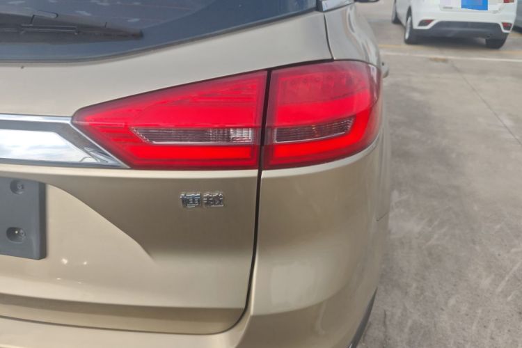 Used Geely Auto Emgrand X7 Sport 2016 2.0L Manual Smart Connect Version