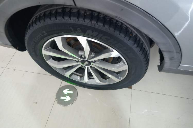 Used Wey VV6 2018 2.0T Two-Wheel-Drive Ultra-Luxury Version China V Standard