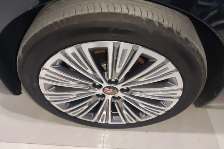 Used Hongqi H5 2022 Classic Model Facelift 1.8T Automatic Smart Connect Flagship Edition
