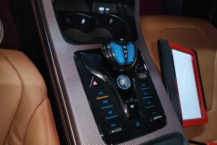 Used BYD Han 2022 EV Genesis Edition 715KM Front-Wheel-Drive Prestige Model
