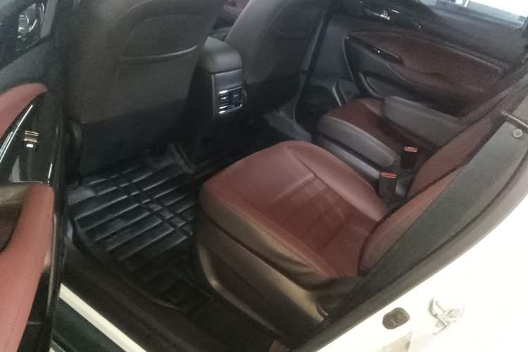 Used Changan Lingxuan 2017 1.6L Manual Happiness Edition
