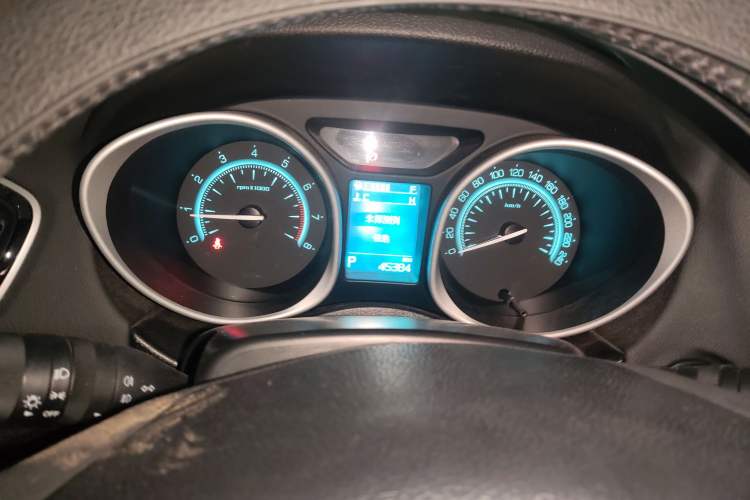 Used GAC Trumpchi GS5 Super 2016 2.0L Automatic Two-Wheel Drive Anniversary Edition Instrument Cluster