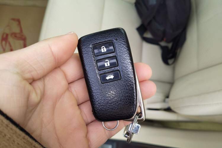 Used Lexus ES 2013 250 Elegant Edition Vehicle Key