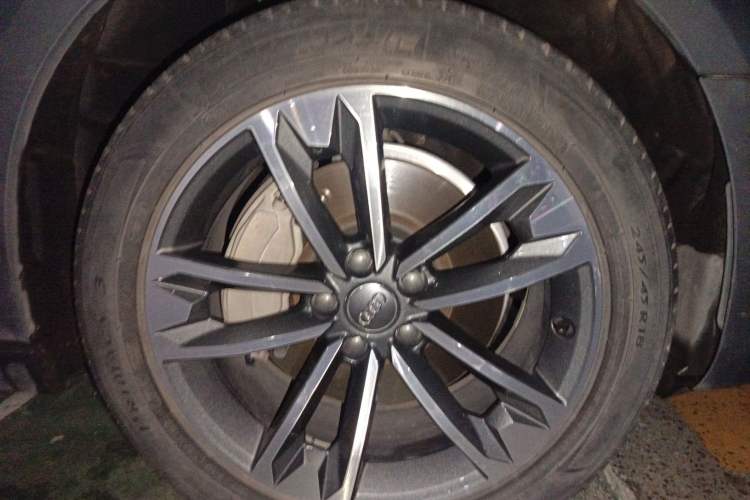 Used Audi A4 2021 allroad quattro Explorer Right Front Wheel Hub